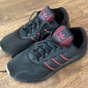 Adidas Swift Run-X. Black with red.